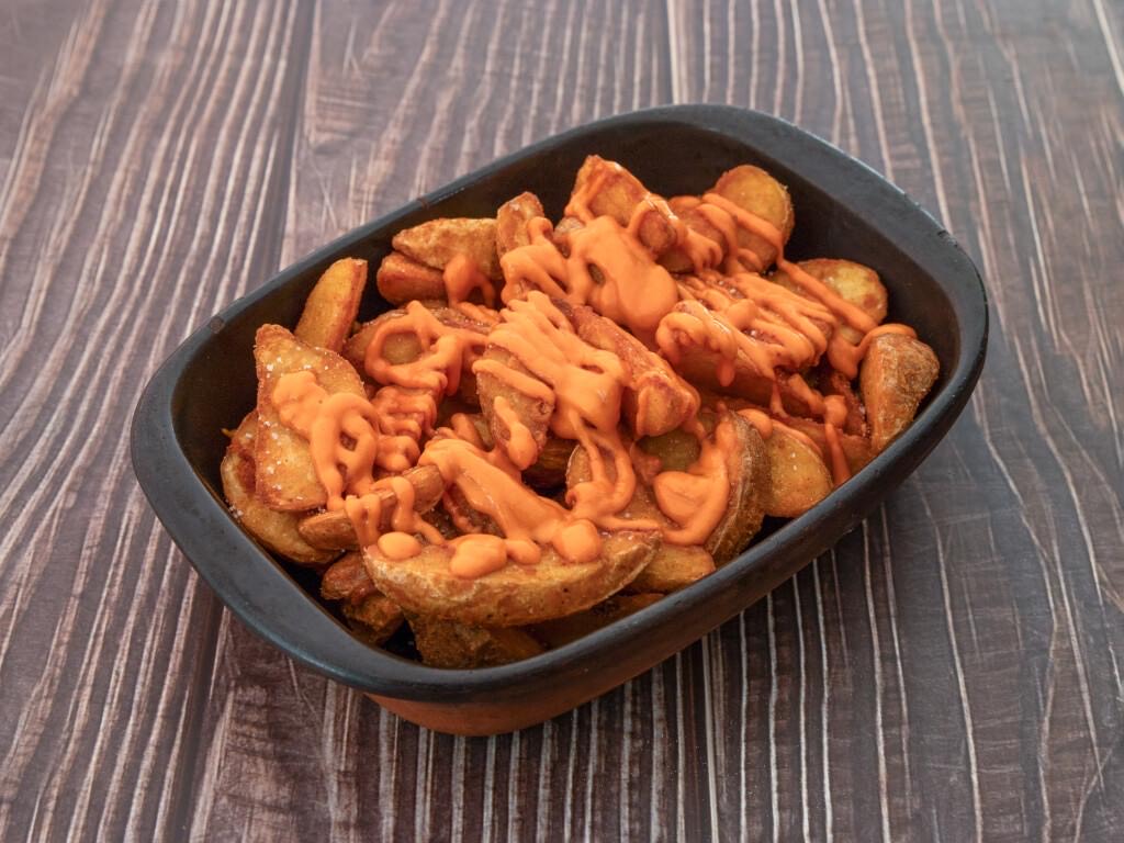 Patatas bravas caseras